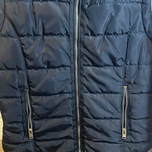 H&M Black Puffer Vest with Faux Fur - Picture 3 of 3